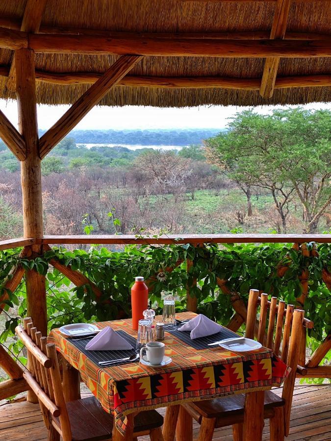 Murchison Falls Bamboo Village Paraa Eksteriør billede