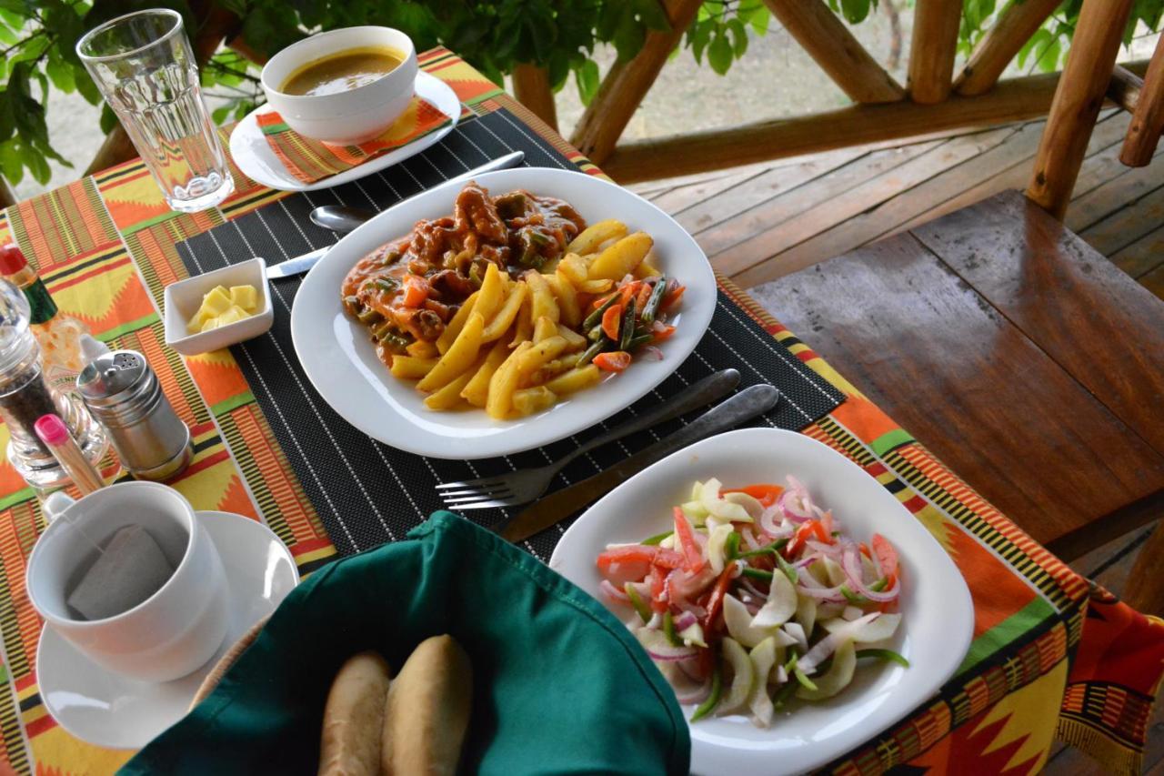 Murchison Falls Bamboo Village Paraa Eksteriør billede