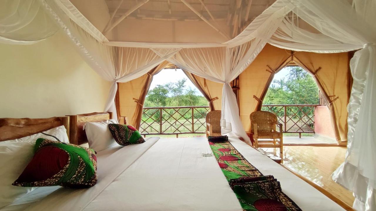Murchison Falls Bamboo Village Paraa Eksteriør billede