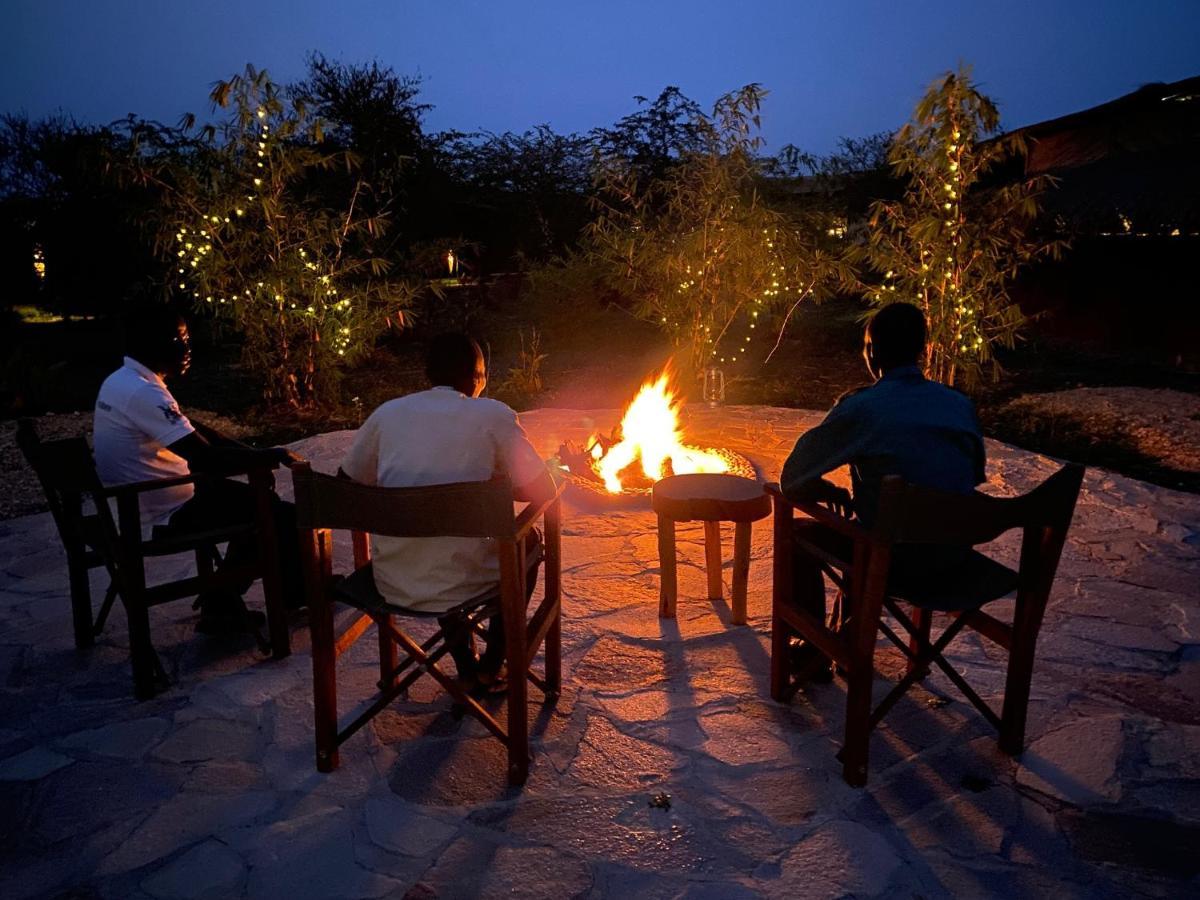 Murchison Falls Bamboo Village Paraa Eksteriør billede