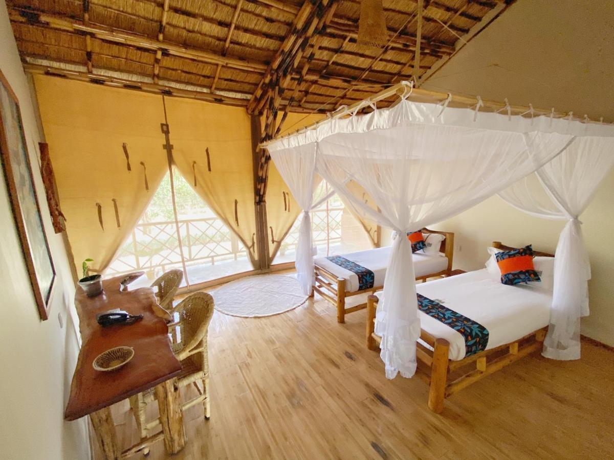 Murchison Falls Bamboo Village Paraa Eksteriør billede