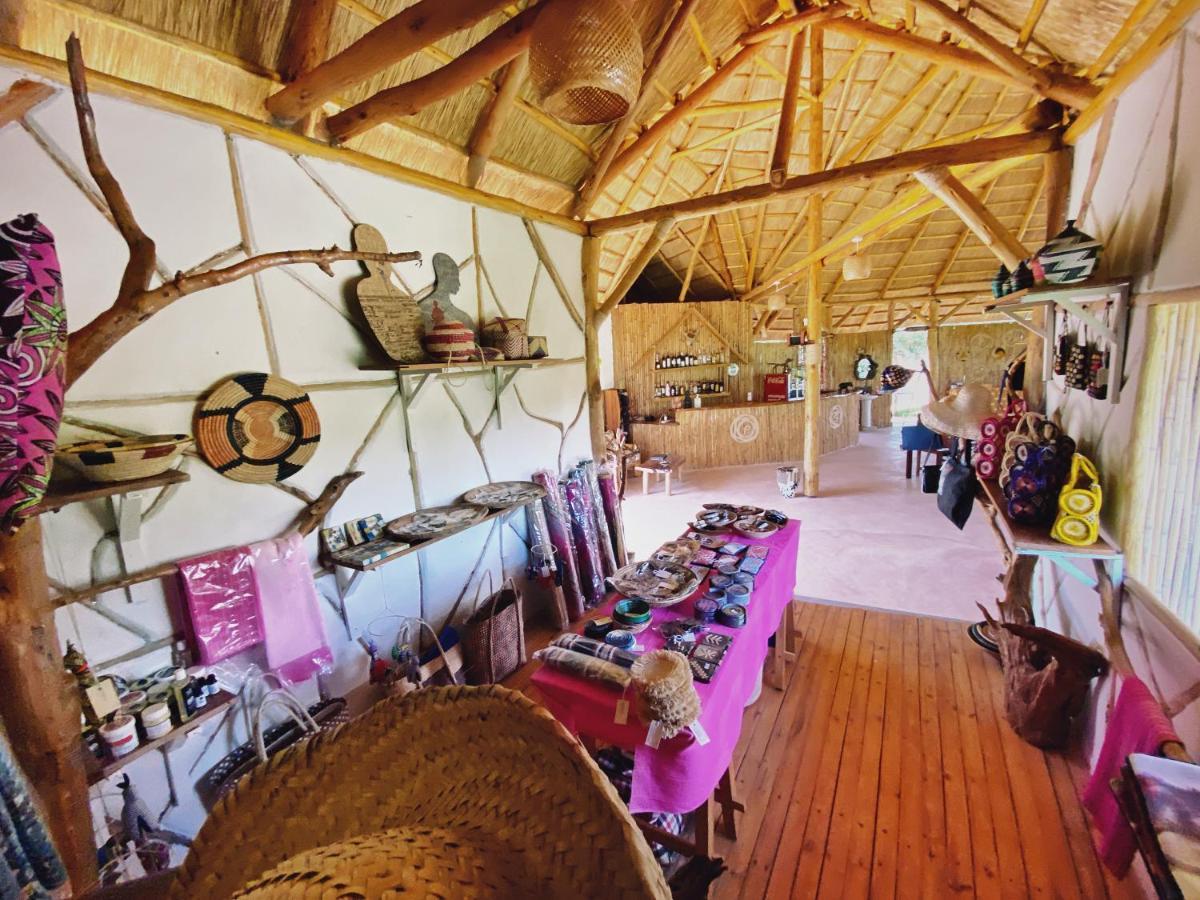 Murchison Falls Bamboo Village Paraa Eksteriør billede