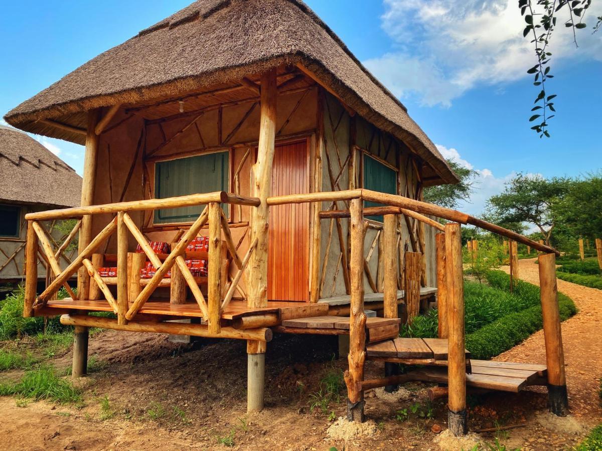 Murchison Falls Bamboo Village Paraa Eksteriør billede