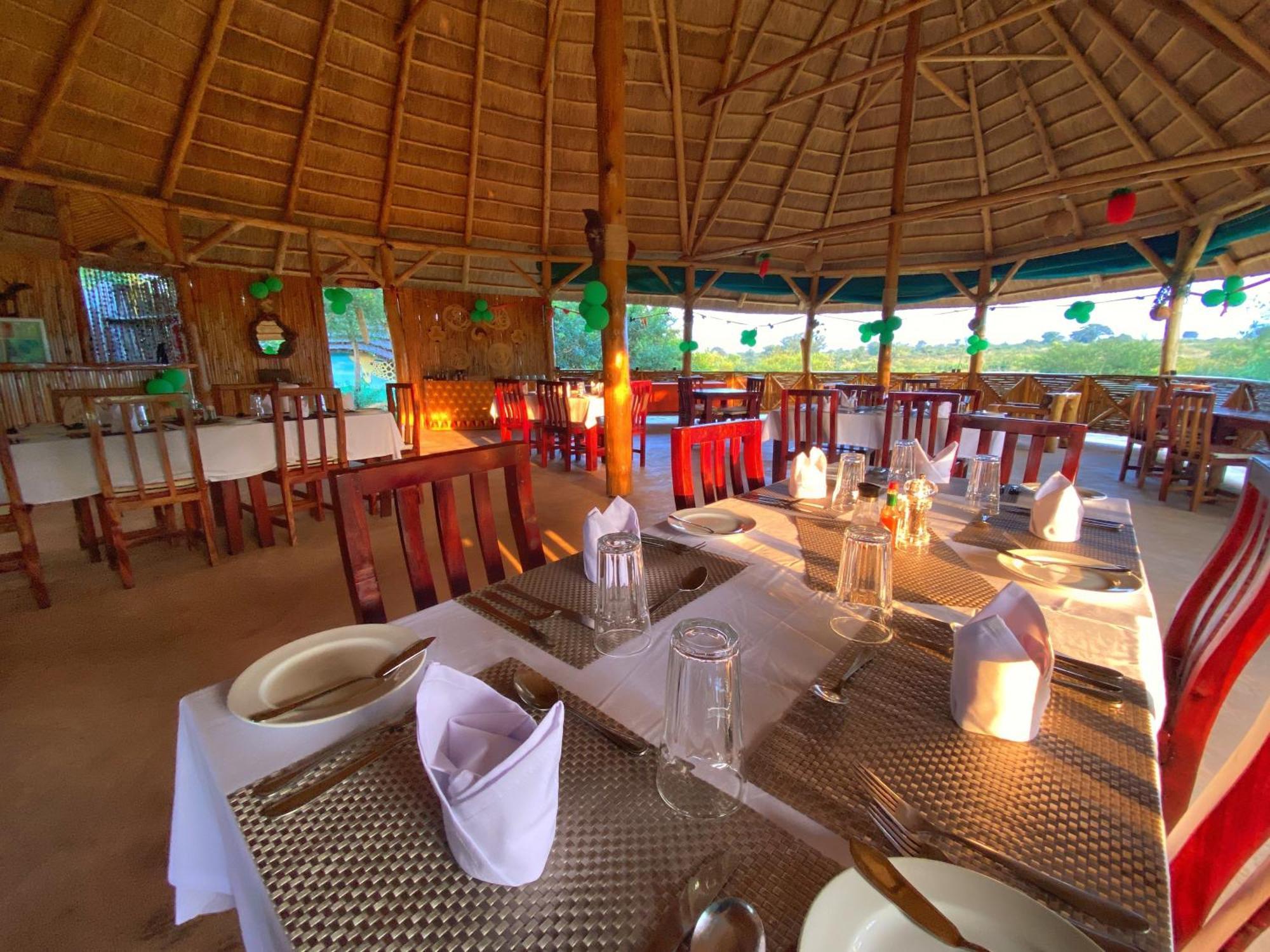 Murchison Falls Bamboo Village Paraa Eksteriør billede